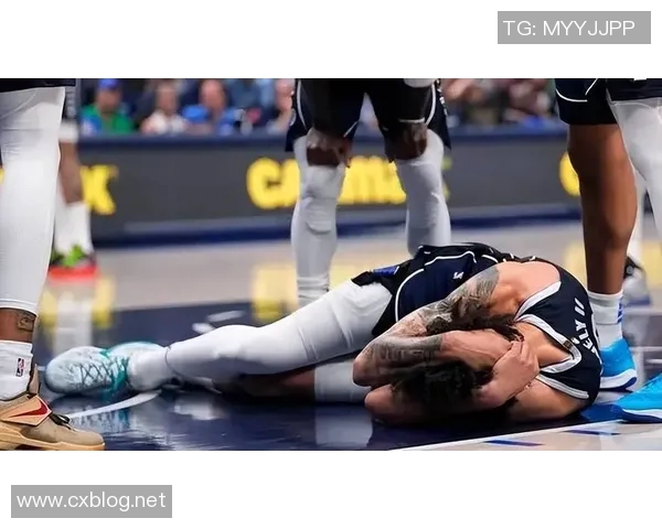 独行侠内线难题:戴维斯与莱夫利的错位难解 独行侠内线难题:戴维斯与莱夫利的错位难解