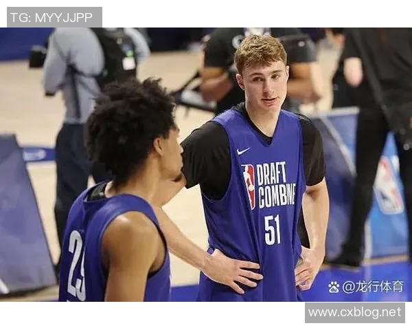 马刺明天主场迎战勇士 除迪伦·哈珀缺阵之外其余球员都可出战 马刺明天主场迎战勇士 除迪伦·哈珀缺阵之外其余球员都可出战