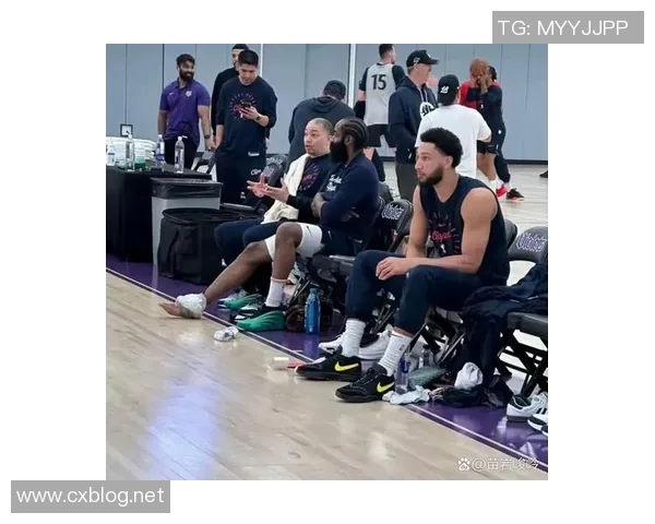 泰伦·卢谈哈登带伤出战：他为了球队拼到底的心态，很了不起